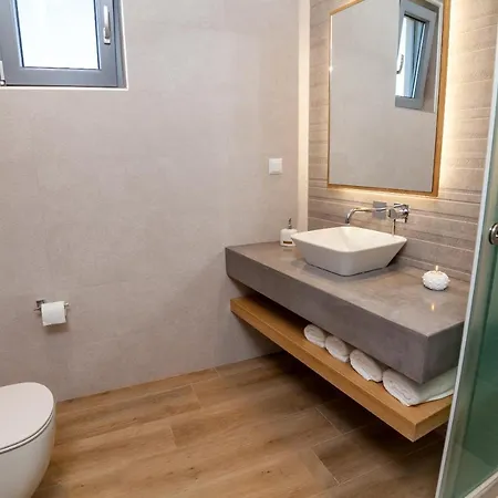 Santa Barbara Hersonisos * Hersonissos (Crete)